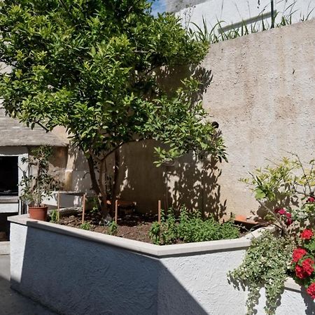 Apartment In Bol With Seaview, Terrace, Air Condition, Wifi Eksteriør billede