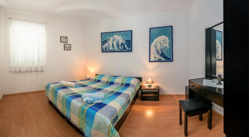Apartment In Bol With Seaview, Terrace, Air Condition, Wifi Eksteriør billede